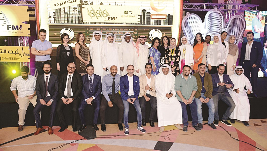 فريق عمل «نبض الكويت»  (تصوير زكريا عطية)