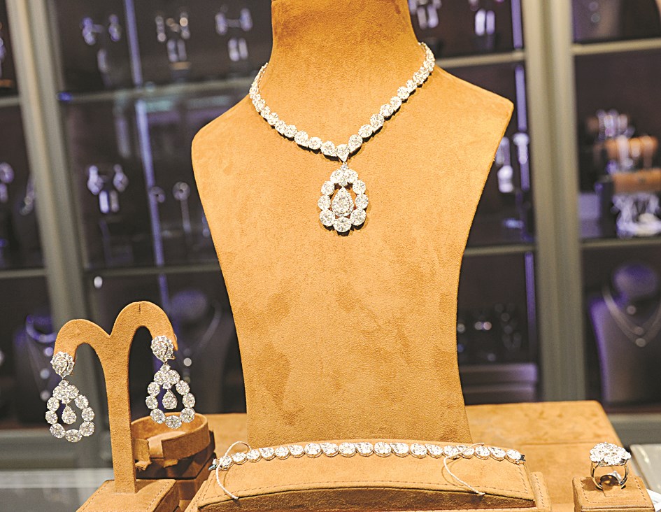 الماس... حاضر