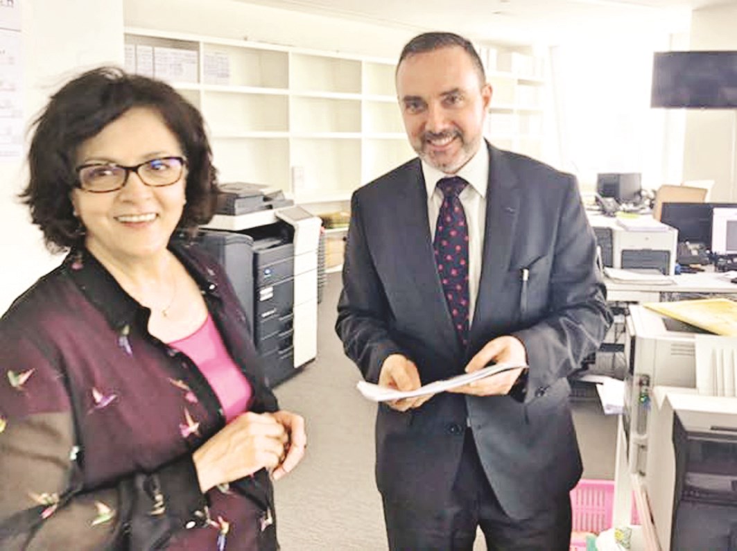 u0627u0644u0633u0641u064au0631 u0646u062eu0644u0629 u0645u0639 u0627u0644u0642u0646u0635u0644 u0641u062au064au062du0627 u0623u0645u064a