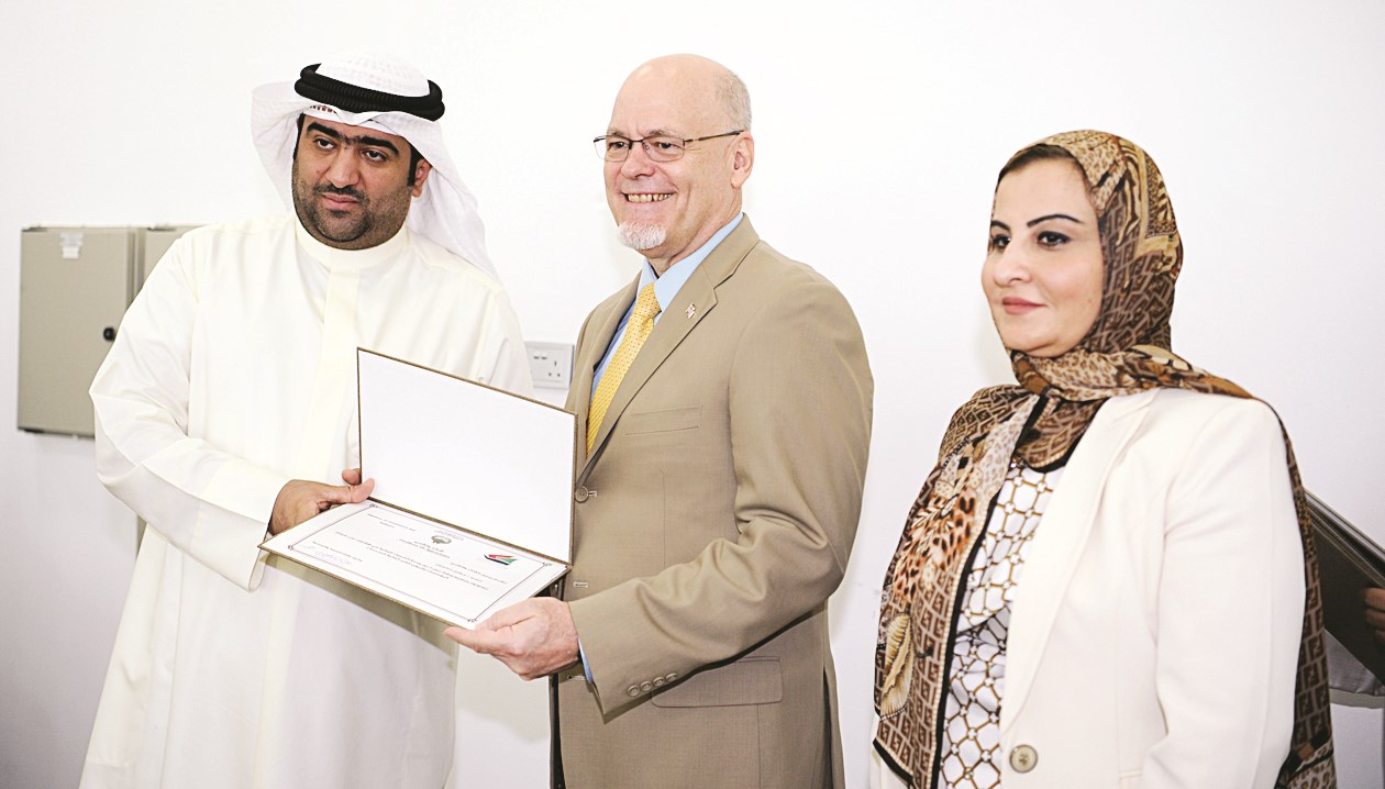 u0627u0644u0631u0648u0636u0627u0646 u0645u0643u0631u0651u0645u0627u064b u0623u062du062f u0627u0644u0645u0634u0627u0631u0643u064au0646 u0641u064a u0627u0644u0646u062fu0648u0629 (u062au0635u0648u064au0631 u0637u0627u0631u0642 u0639u0632u0627u0644u062fu064au0646)