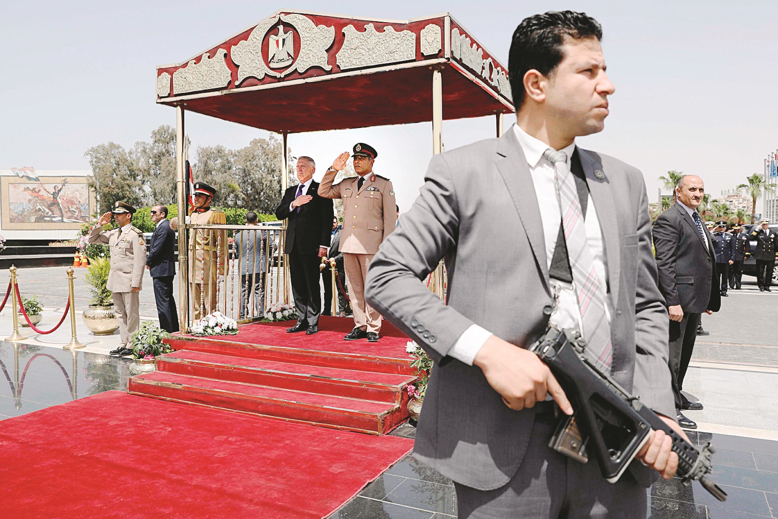 u0645u0627u062au064au0633 u0645u0639 u0642u0627u0626u062f u0627u0644u0645u0646u0637u0642u0629 u0627u0644u0645u0631u0643u0632u064au0629 u0627u0644u0644u0648u0627u0621 u0623u064au0645u0646 u0639u0627u0645u0631 u064au0624u062fu064au0627u0646 u0627u0644u062au062du064au0629 u0623u0645u0627u0645 u0642u0628u0631 u0627u0644u062cu0646u062fu064a u0627u0644u0645u062cu0647u0648u0644 u0641u064a u0627u0644u0642u0627u0647u0631u0629 u0623u0645u0633 (u0627 u0641 u0628)