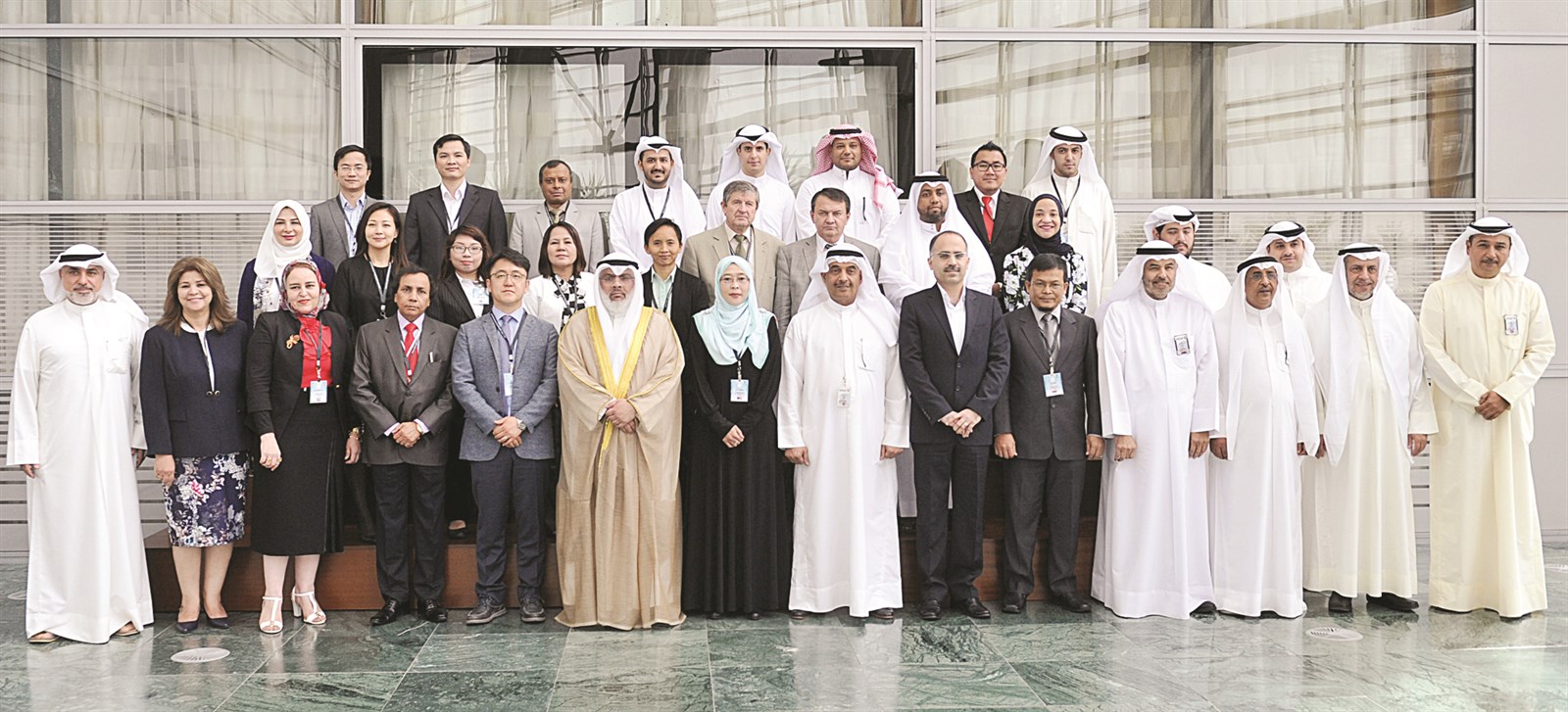 u0627u0644u0635u0631u0639u0627u0648u064a u0645u062au0648u0633u0637u0627 u0627u0644u0645u0634u0627u0631u0643u064au0646 u0641u064a u0627u062cu062au0645u0627u0639 u00abu0627u0644u0623u0633u0648u0633u0627u064au00bb (u062au0635u0648u064au0631 u0633u0639u062f u0647u0646u062fu0627u0648u064a)