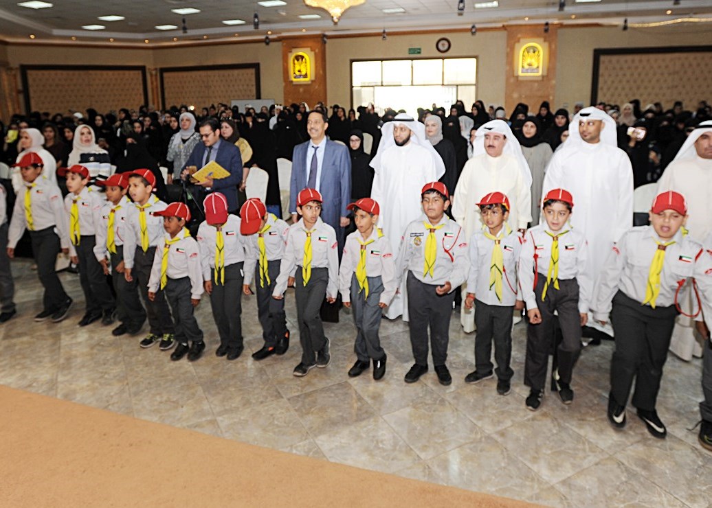 u0643u0628u0627u0631 u0627u0644u062du0636u0648u0631 u0648u0642u0648u0641u0627u064b u0644u0644u0646u0634u064au062f u0627u0644u0648u0637u0646u064a  (u062au0635u0648u064au0631 u0643u0631u0645 u0630u064au0627u0628)