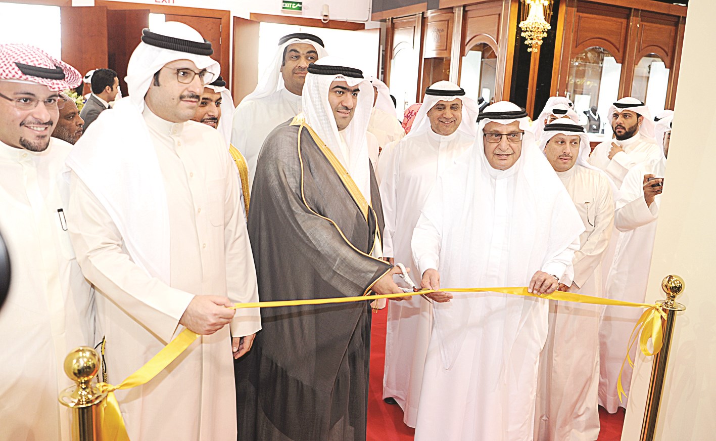 u0627u0644u0631u0648u0636u0627u0646 u064au0642u0635 u0634u0631u064au0637 u0627u0644u0627u0641u062au062au0627u062d (u062au0635u0648u064au0631 u0637u0627u0631u0642 u0639u0632u0627u0644u062fu064au0646)