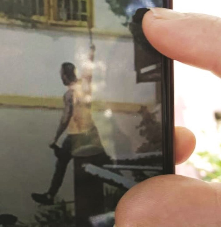 u0635u0648u0631u0629 u0644u0623u062du062f u0627u0644u0634u0628u0627u0646 u0643u0645u0627 u0627u0644u062au064fu0642u0637u062a u0639u0644u0649 u0647u0627u062au0641 u062eu0644u0648u064a