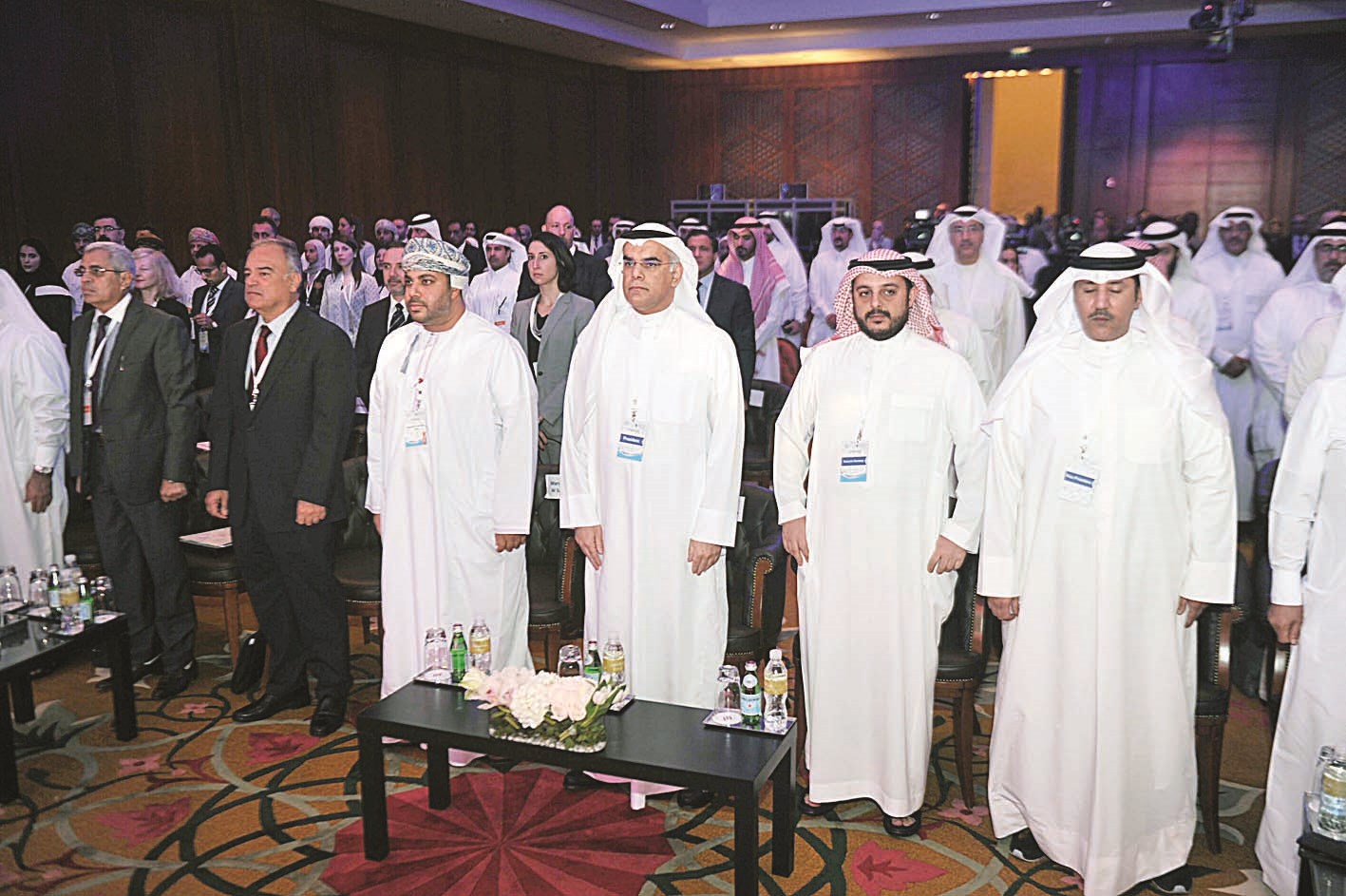 u0643u0628u0627u0631 u0627u0644u062du0636u0648u0631 u0641u064a u0627u0644u0627u062cu062au0645u0627u0639