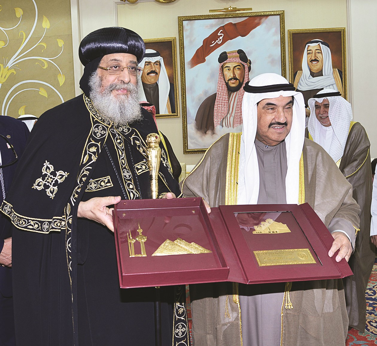 تبادل هدايا تذكارية