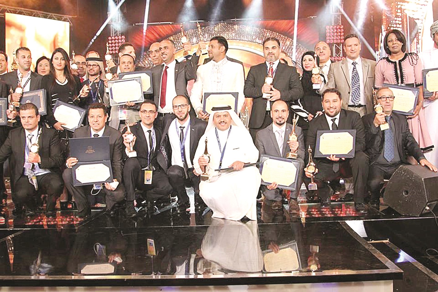 u0627u0644u0641u0627u0626u0632u0648u0646 u0628u062cu0648u0627u0626u0632 u0627u0644u0645u0647u0631u062cu0627u0646 u0641u064a u0644u0642u0637u0629 u062au0630u0643u0627u0631u064au0629