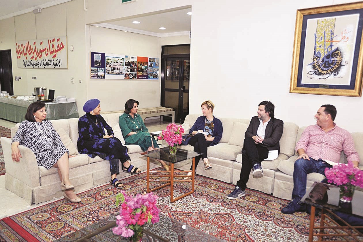 u0645u0646 u0644u0642u0627u0621 u0627u0644u0648u0641u062f u0627u0644u0623u0633u062au0631u0627u0644u064a u0645u0639 u0639u0636u0648u0627u062a u0641u064a u0627u0644u062cu0645u0639u064au0629 u0627u0644u0646u0633u0627u0626u064au0629   (u062au0635u0648u064au0631 u0646u0648u0631 u0647u0646u062fu0627u0648u064a)