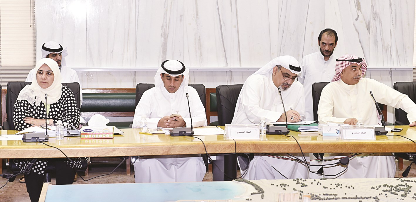 u0645u0633u0624u0648u0644u0648 u0627u0644u0628u0644u062fu064au0629 u0641u064a u0627u0644u0648u0631u0634u0629  (u062au0635u0648u064au0631 u0633u0639u062f u0647u0646u062fu0627u0648u064a)