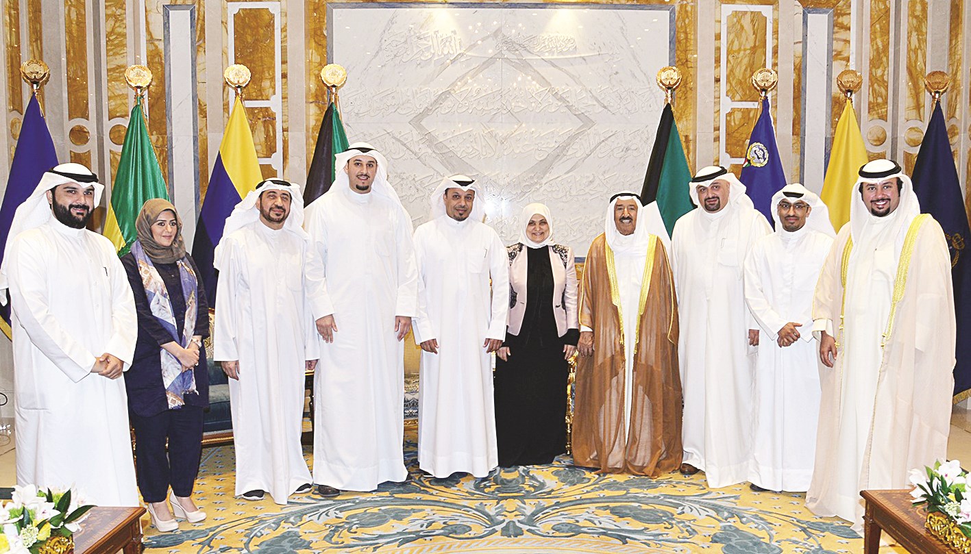 ...ومتوسطاً الصبيح ووفد «العلاقات العامة»