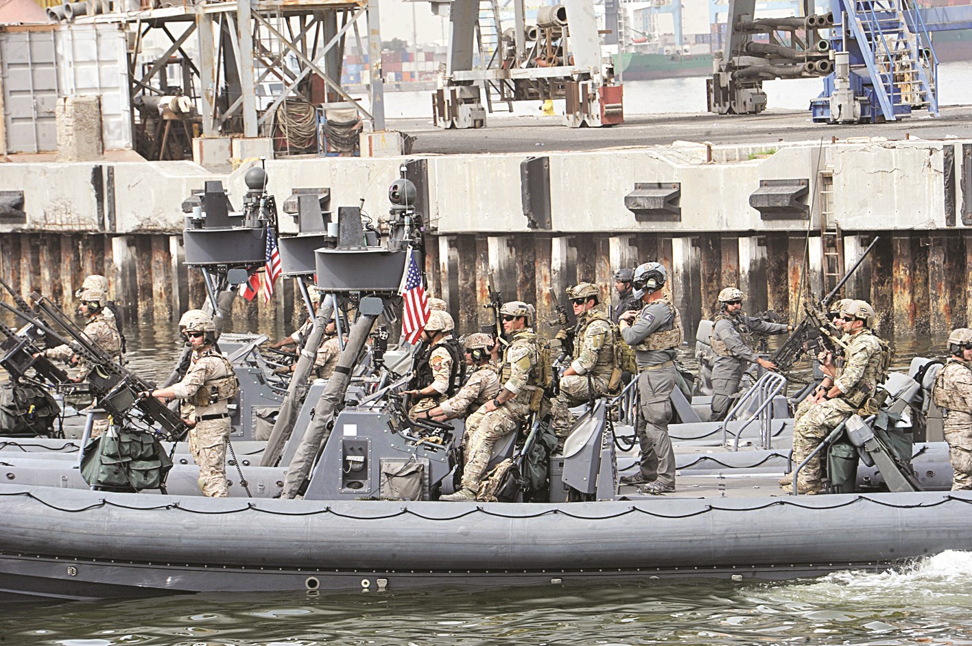 قوات المارينز تساند قوة الواجب