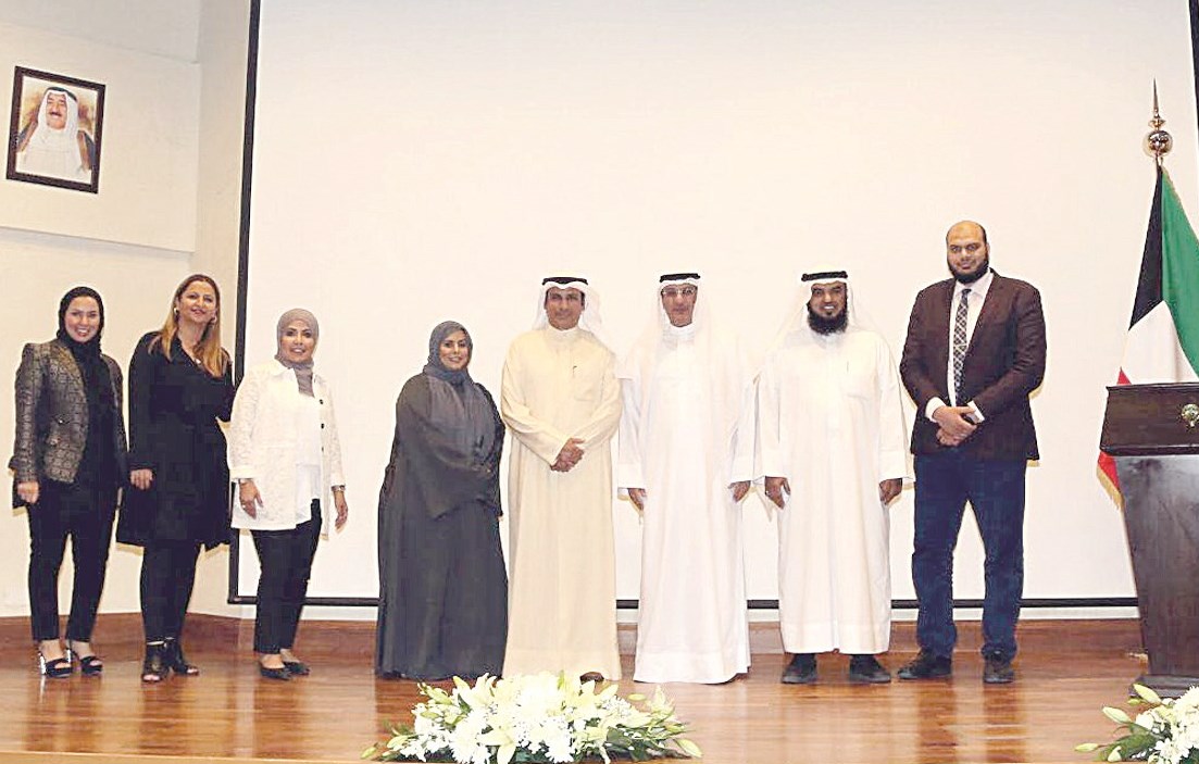 u0627u0644u0639u0632u0628 u0645u062au0648u0633u0637u0627u064b u0639u062fu062fu0627u064b u0645u0646 u0627u0644u062du0636u0648u0631   (u062au0635u0648u064au0631 u0646u0627u064au0641 u0627u0644u0639u0642u0644u0629)