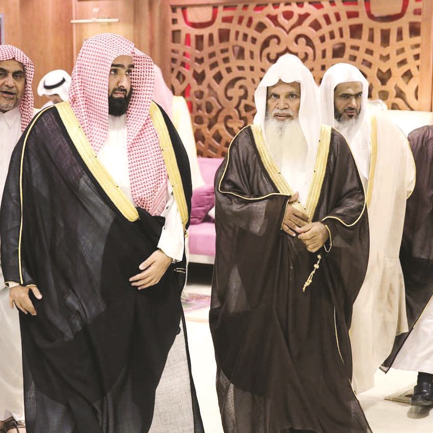 الحذيفي خلال جولته داخل الفندق