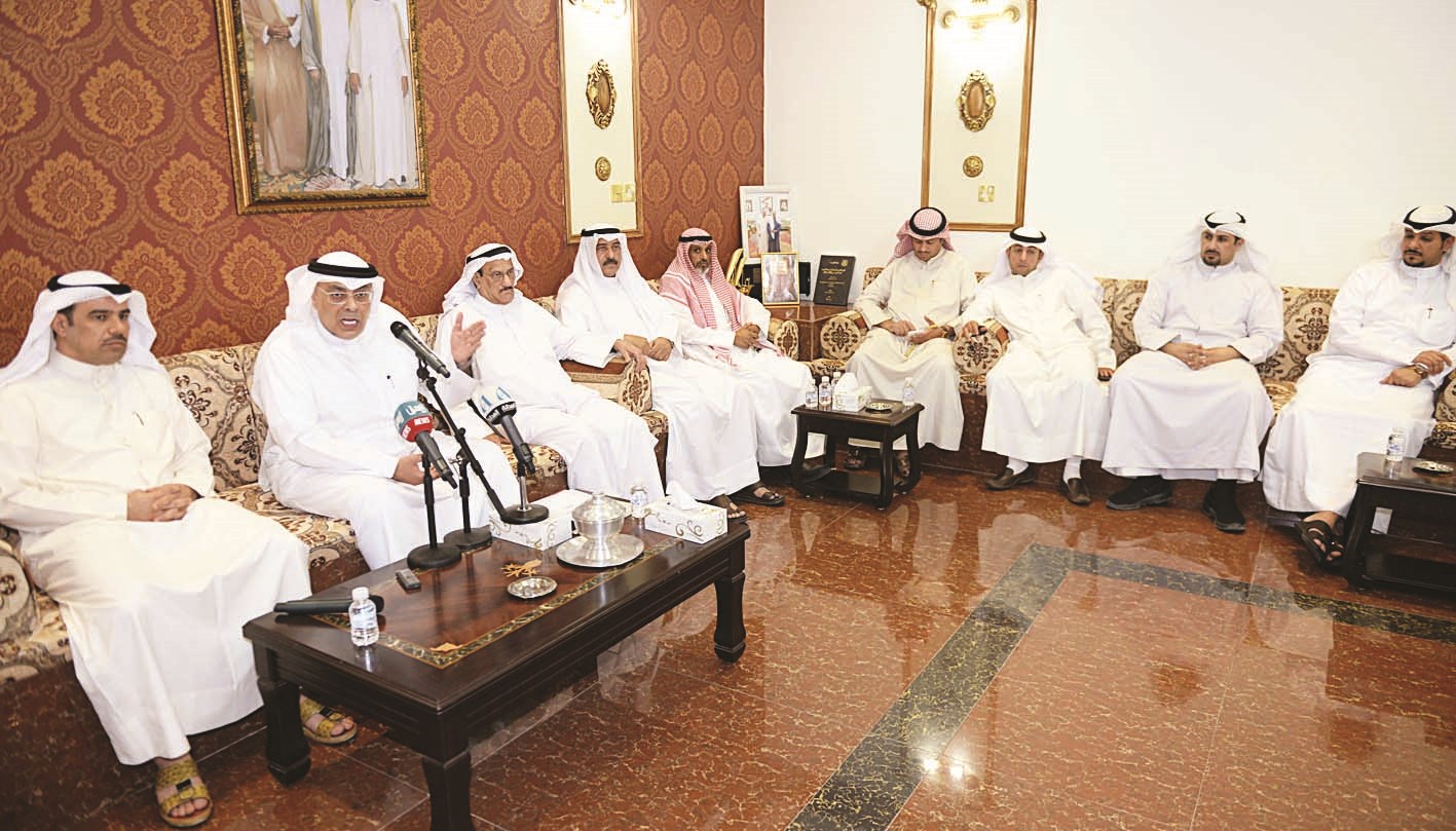 u0627u0644u0645u0642u0635u064au062f u0645u062au062du062fu062bu0627u064b u0641u064a u0627u0644u0644u0642u0627u0621        (u062au0635u0648u064au0631 u0632u0643u0631u064au0627 u0639u0637u064au0629)