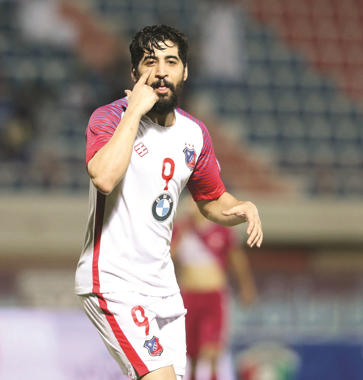 u0639u0628u062fu0627u0644u0647u0627u062fu064a u062eu0645u064au0633 u0646u062cu0645 u00abu0627u0644u0643u0648u064au062au00bb... u0635u0627u062du0628 u0627u0644u0647u062fu0641 u0627u0644u062bu0627u0646u064a u0641u064a u0645u0631u0645u0649 u0627u0644u0634u0628u0627u0628     (u0627u0644u0623u0632u0631u0642 u062fu0648u062a u0643u0648u0645)