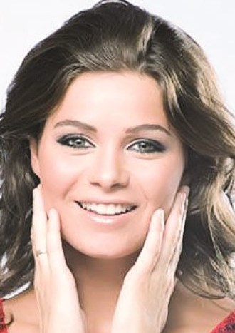 يسرا اللوزي