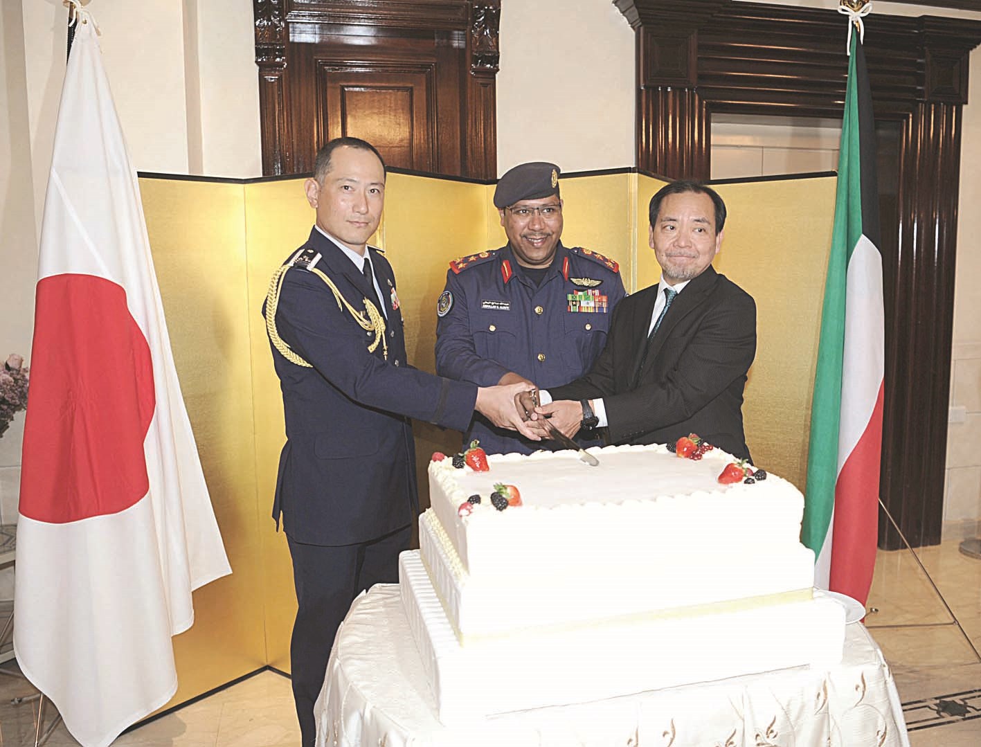 u0627u0644u0628u0637u064a u0645u0634u0627u0631u0643u0627u064b u0627u0644u0633u0641u064au0631 u0648u0627u0644u0645u0644u062du0642 u0627u0644u064au0627u0628u0627u0646u064au064au0646 u0642u0635 u0642u0627u0644u0628 u0627u0644u062du0644u0648u0649   (u062au0635u0648u064au0631 u0637u0627u0631u0642 u0639u0632u0627u0644u062fu064au0646)