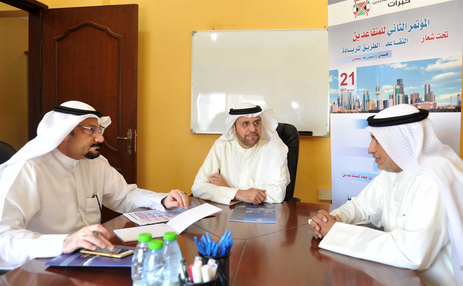 u0627u0644u062du062fu0627u062f u0648u0627u0644u0639u0628u062fu0627u0644u062cu0627u062fu0631 u064au062au062du062fu062bu0627u0646 u0644u0644u0632u0645u064au0644 u0646u0627u0635u0631 u0627u0644u0641u0631u062du0627u0646  (u062au0635u0648u064au0631 u0633u0639u062f u0647u0646u062fu0627u0648u064a)