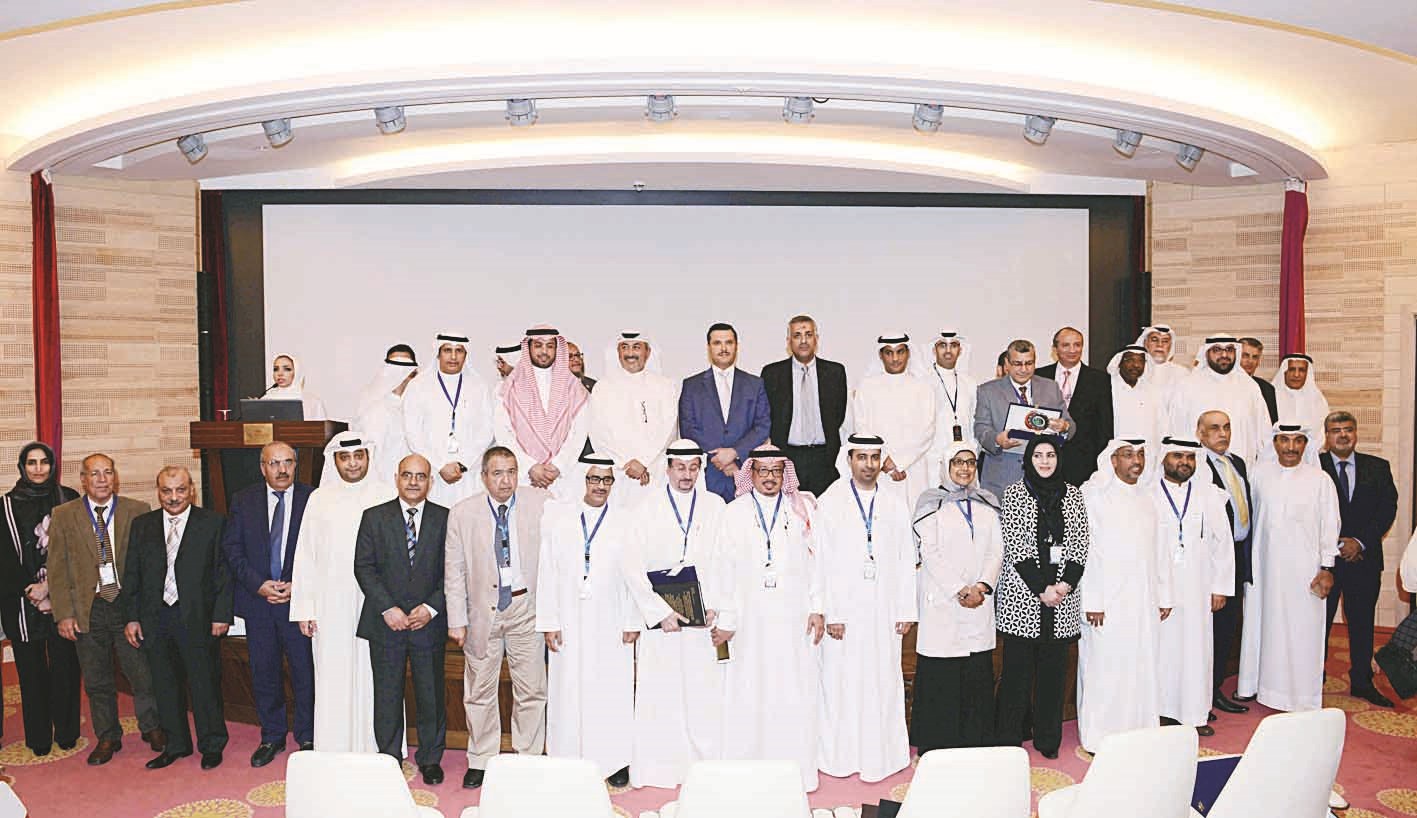 u0627u0644u062du0631u0628u064a u0641u064a u0644u0642u0637u0629 u062au0630u0643u0627u0631u064au0629 u0645u0639 u0627u0644u0645u0634u0627u0631u0643u064au0646 u0641u064a u0627u0644u0645u0624u062au0645u0631 (u062au0635u0648u064au0631 u0632u0643u0631u064au0627 u0639u0637u064au0629)