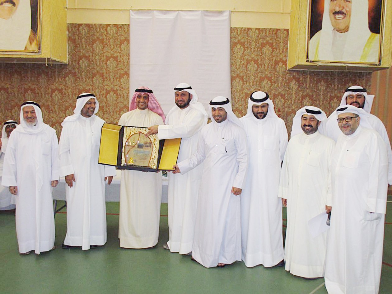 u0627u0644u0645u0639u0644u0645u0648u0646 u0627u0644u0645u062au0642u0627u0639u062fu0648u0646 u0627u0644u0645u0643u0631u0645u0648u0646