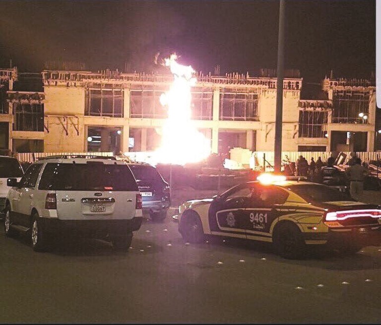 u0623u0644u0633u0646u0629 u0627u0644u0644u0647u0628 u0645u0646u0628u0639u062bu0629 u0645u0646 u0627u0644u0645u0628u0646u0649