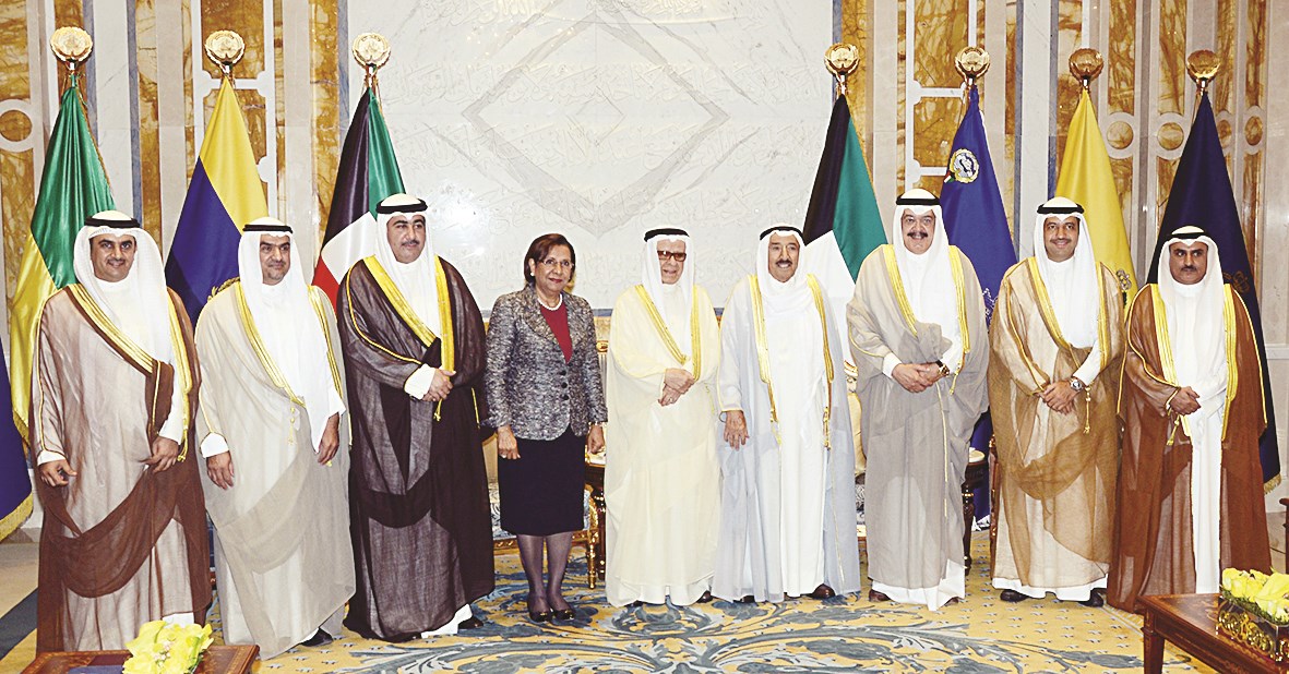 u0633u0645u0648 u0627u0644u0623u0645u064au0631 u0645u062au0648u0633u0637u0627u064b u0645u062cu0644u0633 u0627u0644u0623u0645u0646u0627u0621