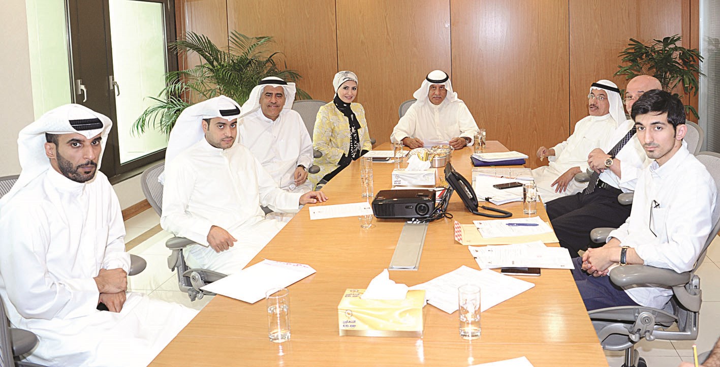 u062cu0627u0646u0628 u0645u0646 u00abu0627u0644u0639u0645u0648u0645u064au0629u00bb (u062au0635u0648u064au0631 u0637u0627u0631u0642 u0639u0632u0627u0644u062fu064au0646)