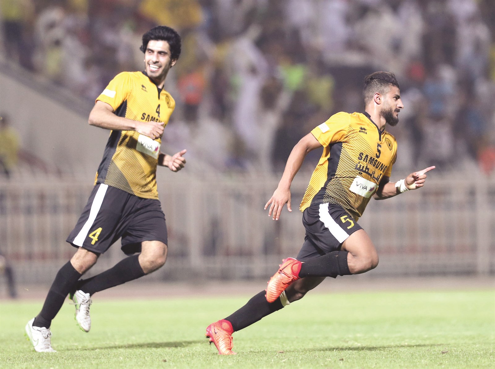 u0644u0627u0639u0628 u0627u0644u0642u0627u062fu0633u064au0629 u0631u0636u0627 u0647u0627u0646u064a u0645u062du062au0641u0644u0627u064b u0628u0647u062fu0641 u0627u0644u062au0639u0627u062fu0644 u0641u064a u0645u0631u0645u0649 u00abu0627u0644u0643u0648u064au062au00bb   b (u0627u0644u0623u0632u0631u0642 u062fu0648u062a u0643u0648u0645)