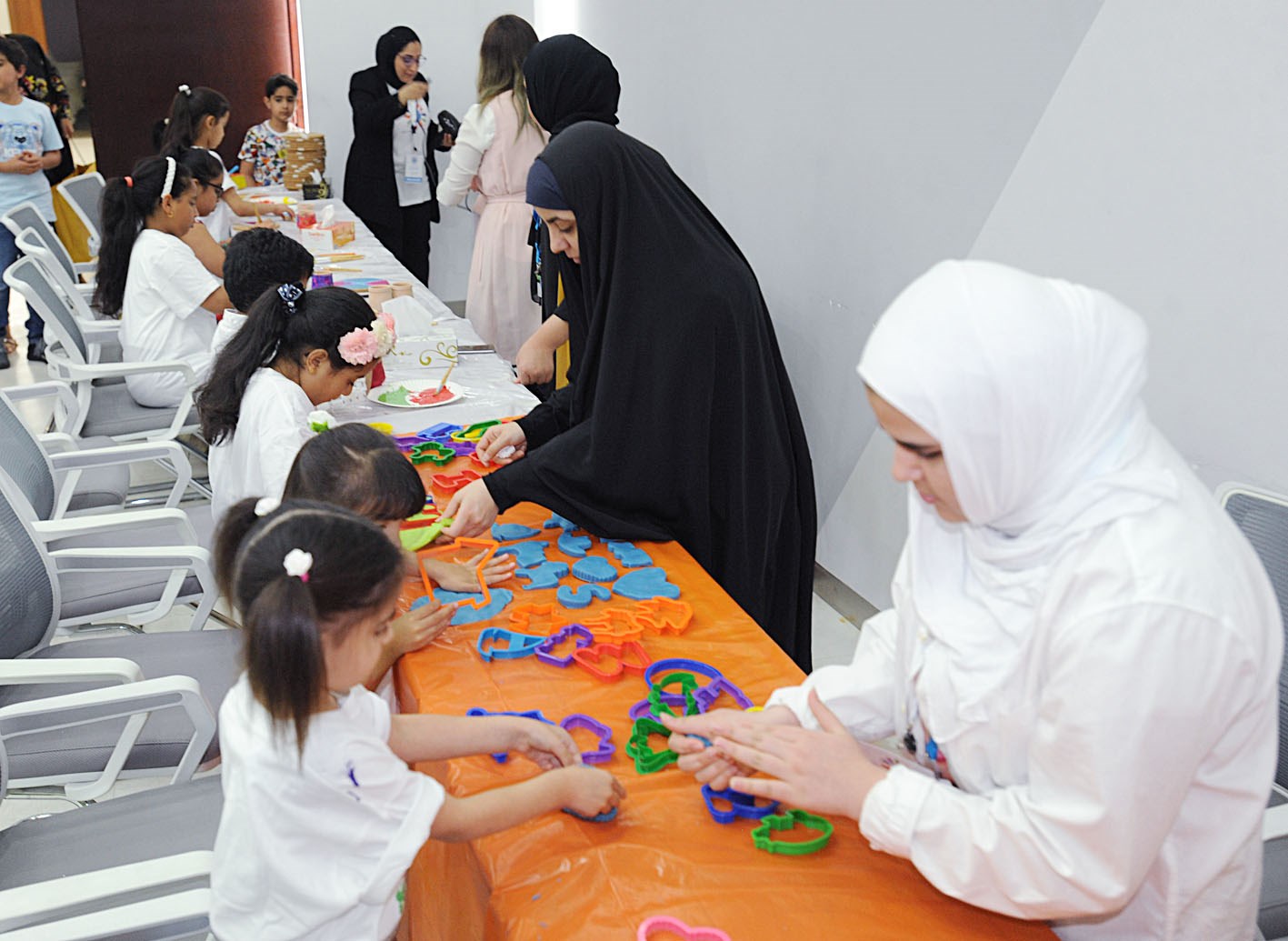 u062cu0627u0646u0628 u0645u0646 u0627u0644u0641u0639u0627u0644u064au0629 (u062au0635u0648u064au0631 u0643u0631u0645 u0630u064au0627u0628)