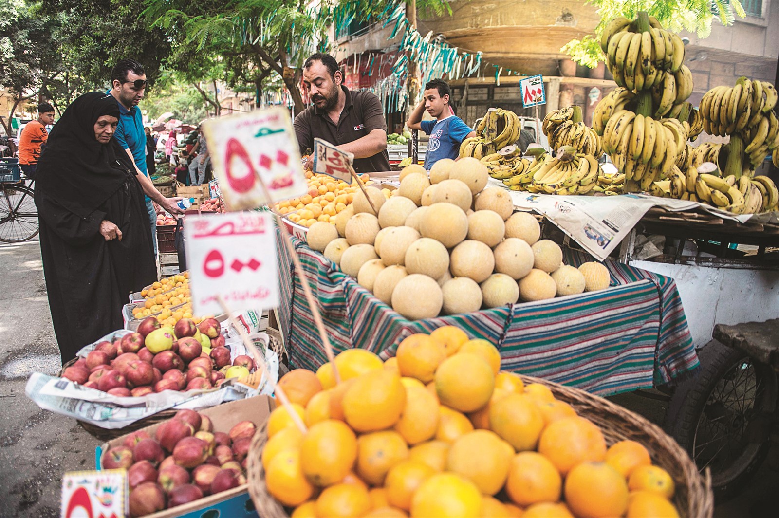 u0645u0635u0631u064au0648u0646 u0641u064a u0633u0648u0642 u0644u0644u0641u0627u0643u0647u0629 u0628u0627u0644u0642u0627u0647u0631u0629 u0639u0634u064au0629 u0631u0645u0636u0627u0646  (u0627 u0641 u0628)