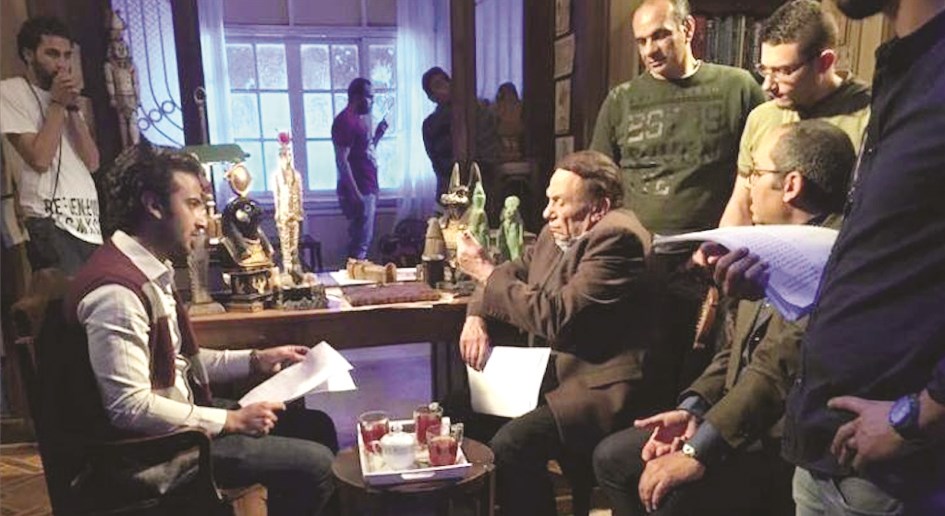 عادل إمام خلال تصوير «عفاريت عدلي علام»