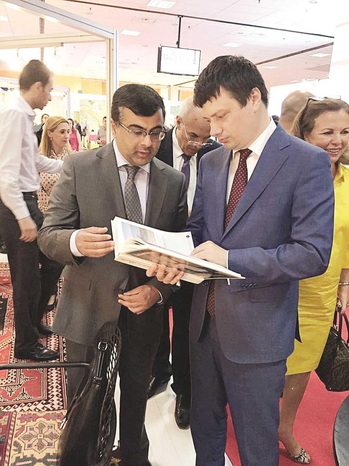 u0627u0644u0633u0641u064au0631 u0627u0644u0647u0627u062cu0631u064a u0641u064a u062cu0646u0627u062d u0627u0644u0633u0641u0627u0631u0629 u0628u0627u0644u0645u0639u0631u0636