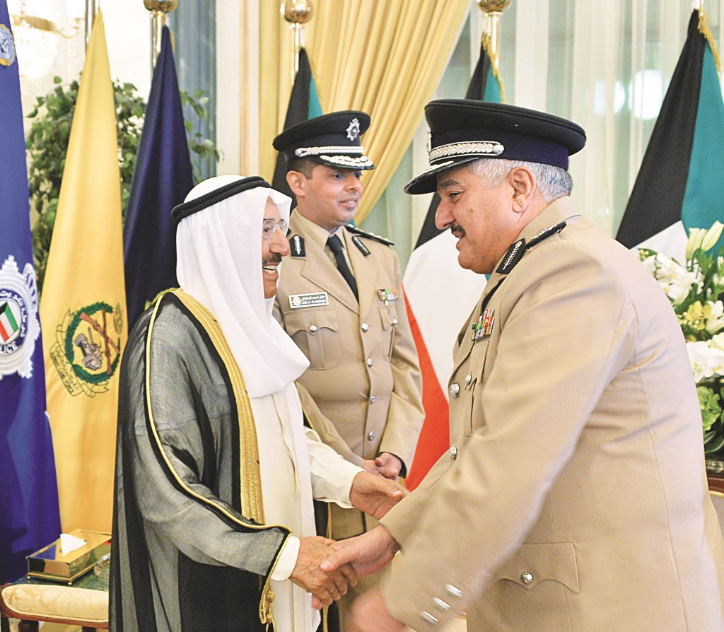 ...وتهنئة قياديي الشرطة