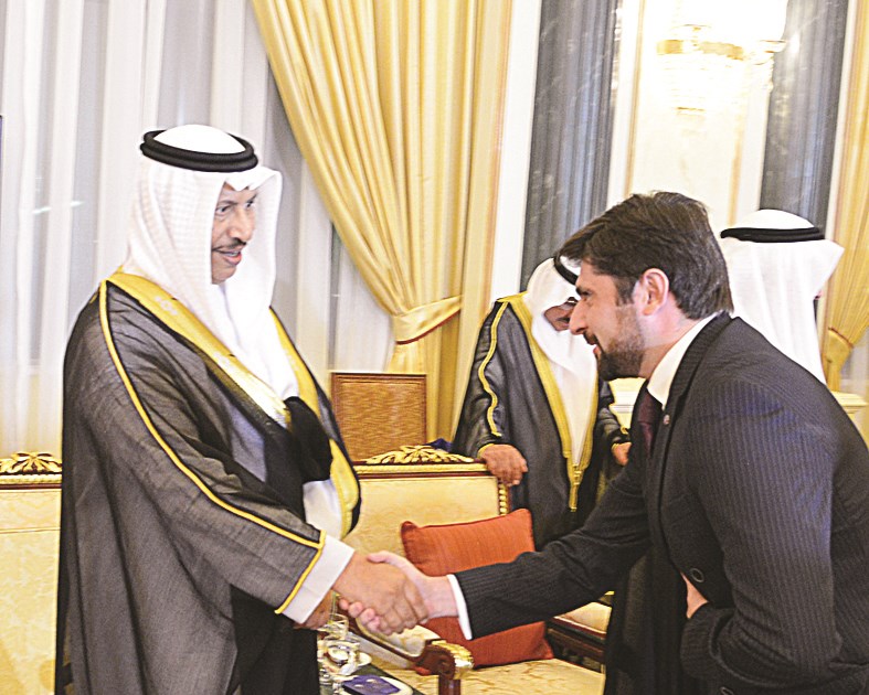 المبارك متلقياً تهنئة أحد السفراء