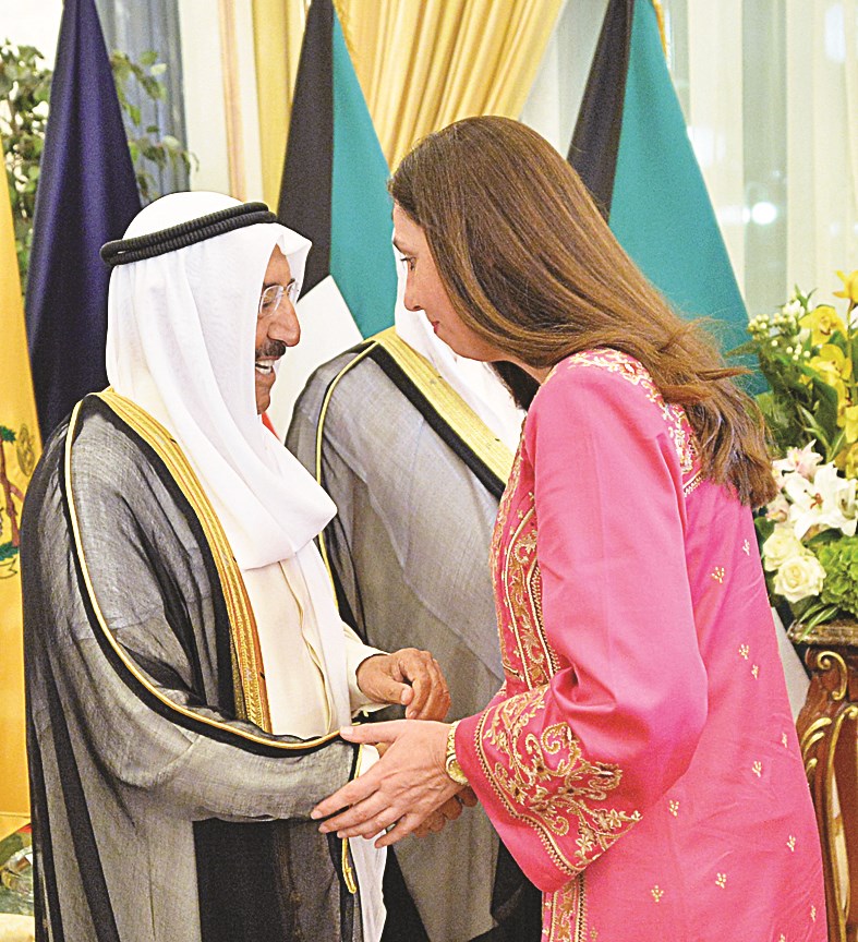 ... ويتلقى تهنئة رولا دشتي