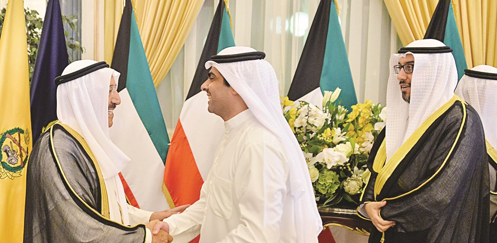 سمو الأمير متلقيا تهنئة العدساني