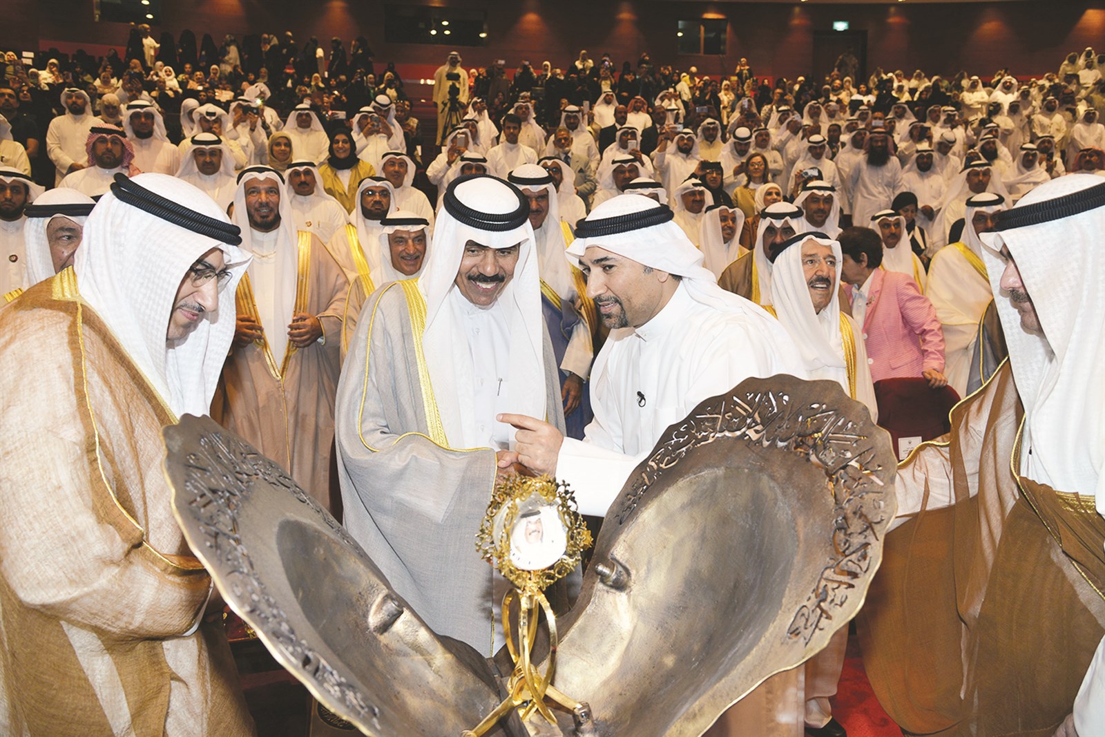 ... وهدية لسمو ولي العهد