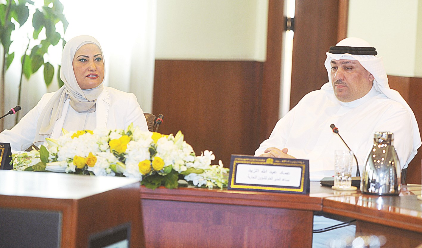 u0627u0644u062fu0639u0627u0633 u0648u0627u0644u0632u064au062f u0623u062bu0646u0627u0621 u0627u0644u0646u062fu0648u0629  (u062au0635u0648u064au0631 u0633u0639u062f u0647u0646u062fu0627u0648u064a)