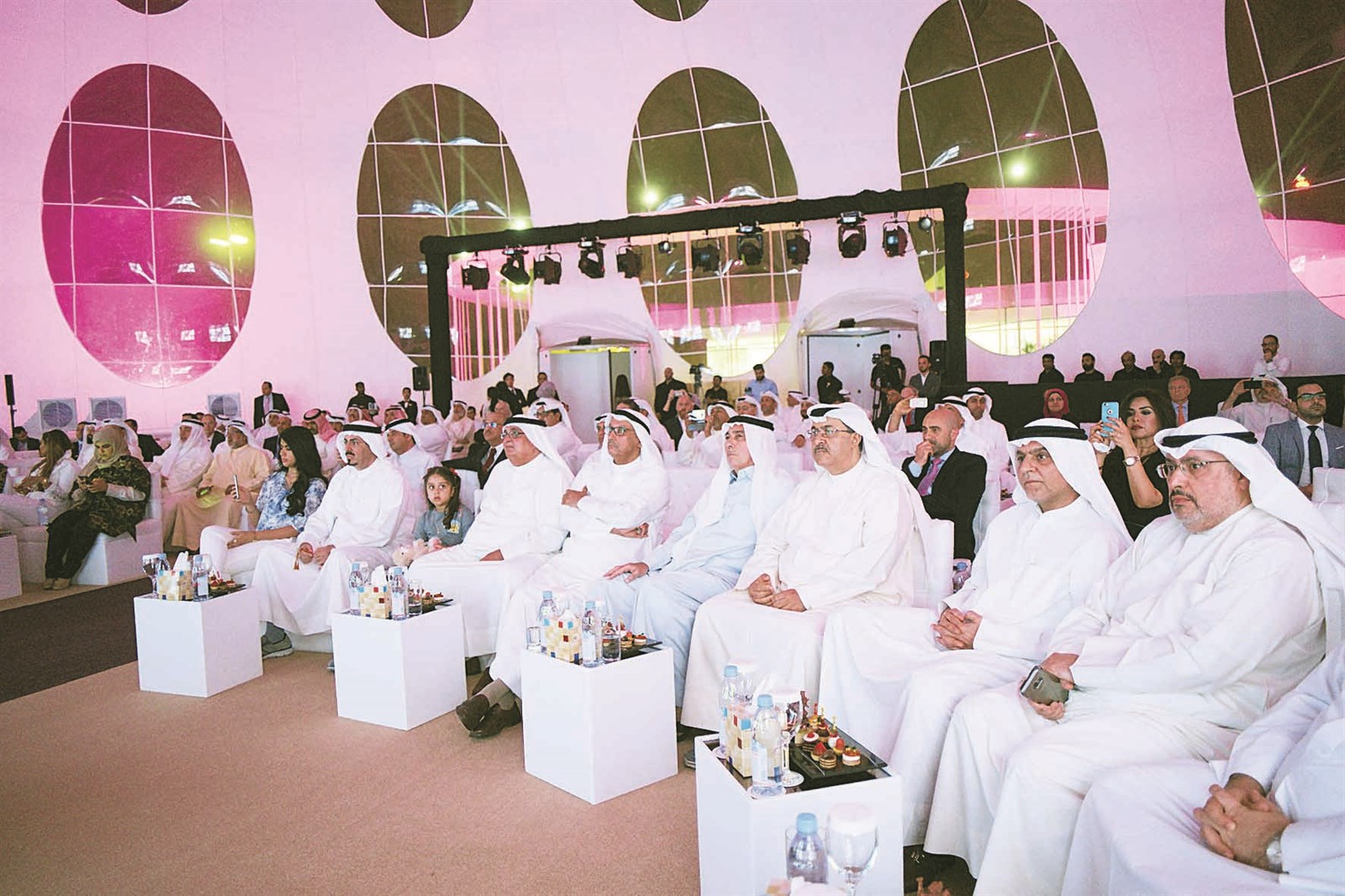 العيار وكبار الحضور في الافتتاح