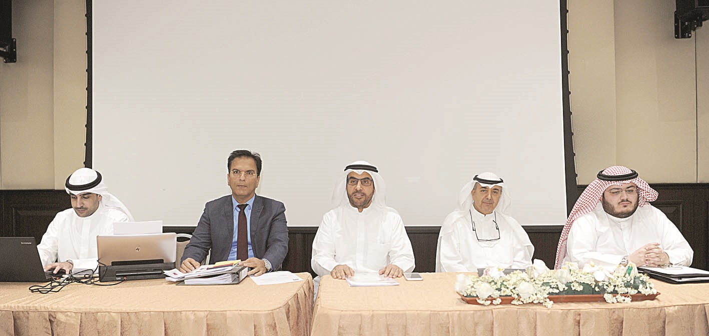 u0627u0644u0645u0636u0641 u0645u062au0631u0626u0633u0627u064b u0627u0644u0627u062cu062au0645u0627u0639 (u062au0635u0648u064au0631 u0637u0627u0631u0642 u0639u0632u0627u0644u062fu064au0646)