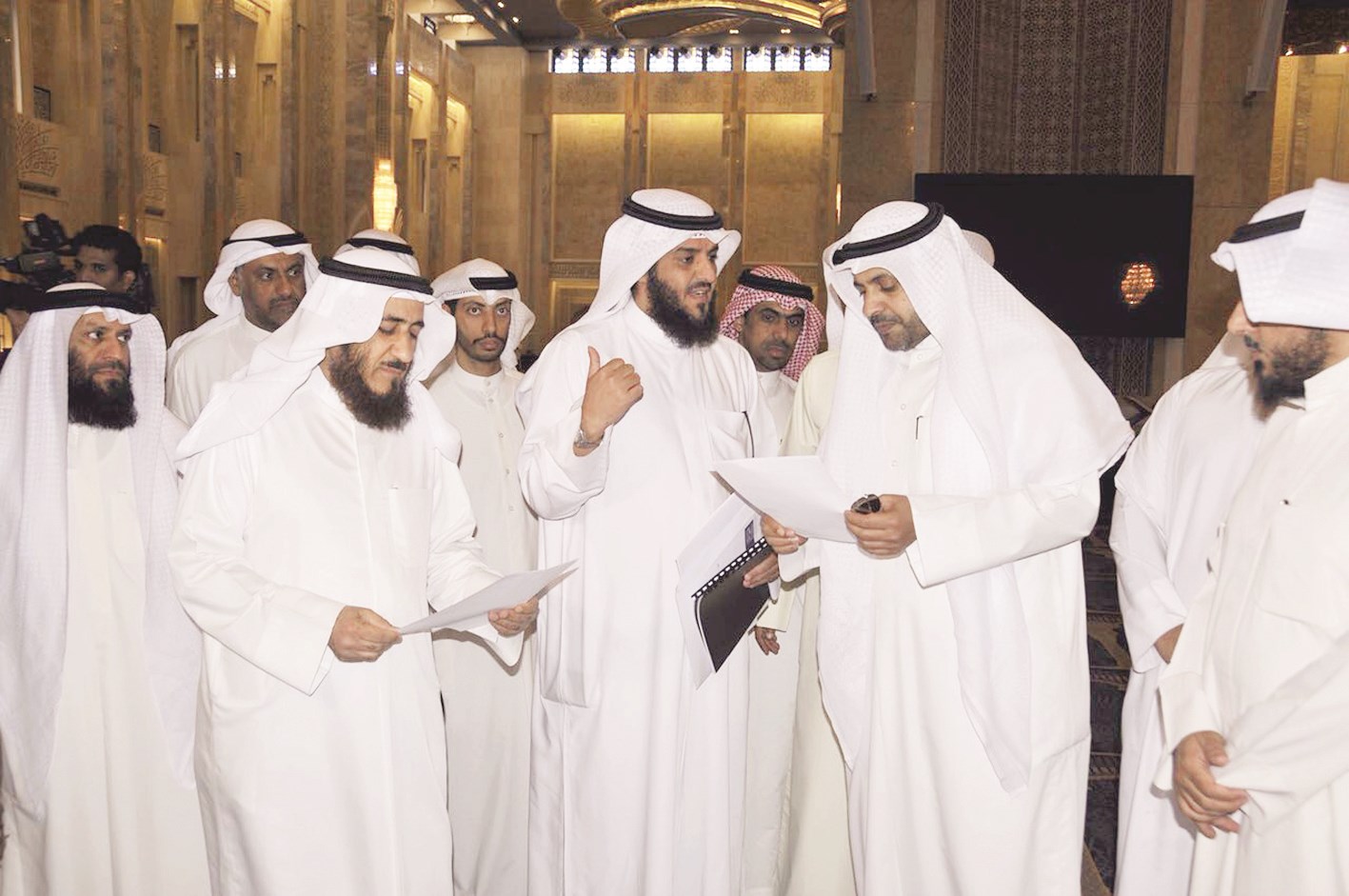 u0645u062fu064au0631 u0627u0644u0645u0633u062cu062f u0631u0648u0645u064a u0627u0644u0631u0648u0645u064a u064au0642u062fu0645 u0634u0631u062du0627u064b u0644u0644u062cu0628u0631u064a u0648u0627u0644u0639u0645u0627u062fu064a u0648u0627u0644u0639u0633u0639u0648u0633u064a