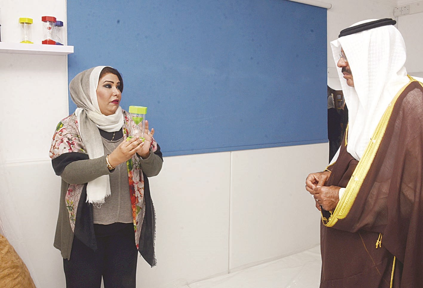 موضي العجمي تشرح أدوات الغرفة الحسية