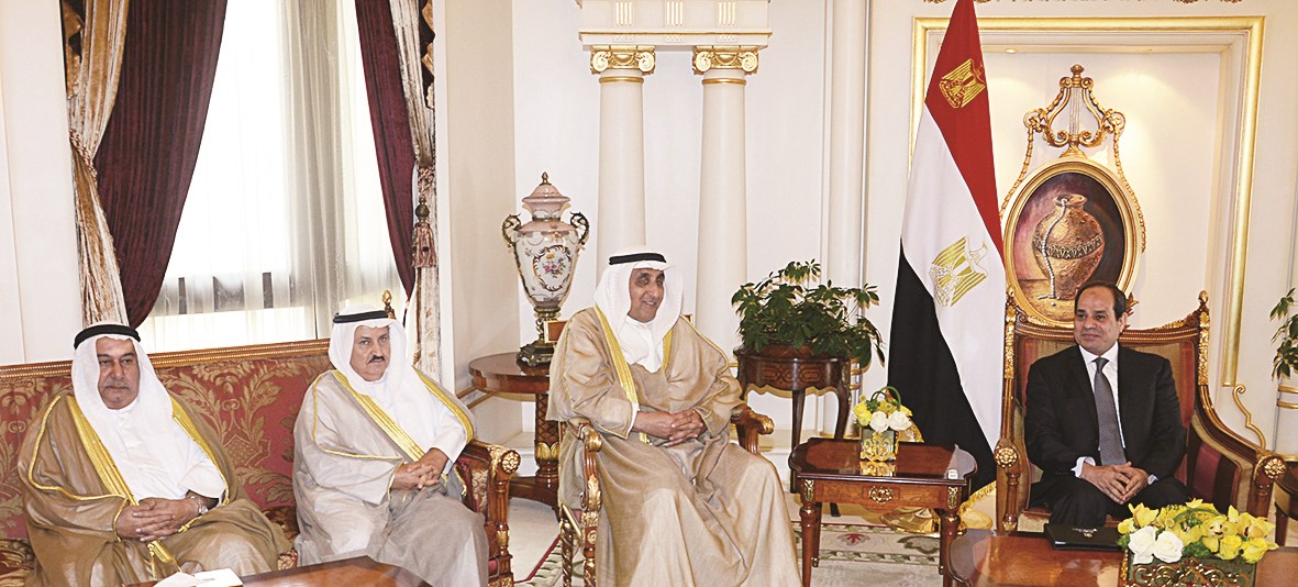 السيسي مستقبلاً البدر ووفد الصندوق الكويتي للتنمية الاقتصادية