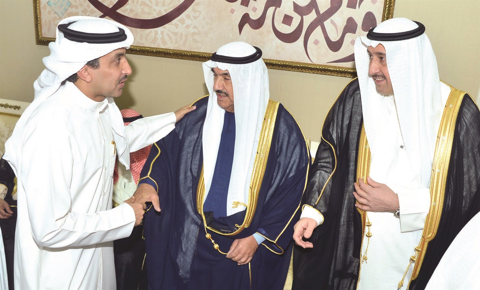 الزميل غانم السليماني مقدماً التهنئة