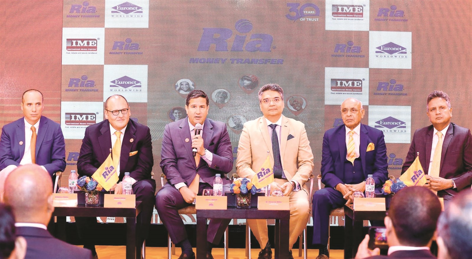 u0645u0633u0624u0648u0644u0648 u00abu0631u064au0627u00bb u062eu0644u0627u0644 u0627u0644u0625u0639u0644u0627u0646 u0639u0646 u0627u0644u0627u062au0641u0627u0642u064au0627u062a u0627u0644u062cu062fu064au062fu0629