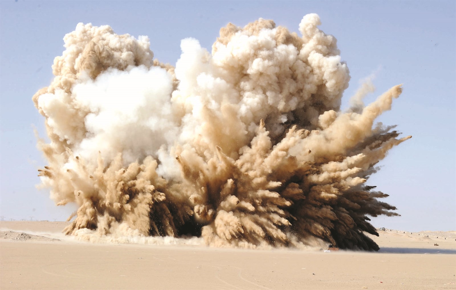 u062cu0627u0646u0628 u0645u0646 u0627u0644u062au0641u062cu064au0631 u0641u064a u0645u0646u0637u0642u0629 u0627u0644u0639u0645u0644