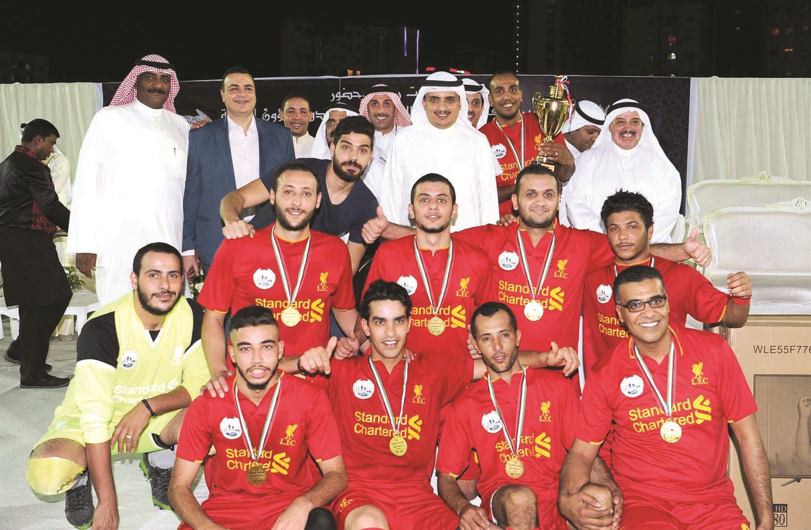 u0627u0644u0645u0646u0641u0648u062du064a u064au062au0648u0633u0637 u0623u0639u0636u0627u0621 u0627u0644u0641u0631u064au0642 u0627u0644u0641u0627u0626u0632 u0628u062fu0648u0631u064a u0627u0644u0628u0644u062fu064au0629 (u062au0635u0648u064au0631 u0637u0627u0631u0642 u0639u0632u0627u0644u062fu064au0646)