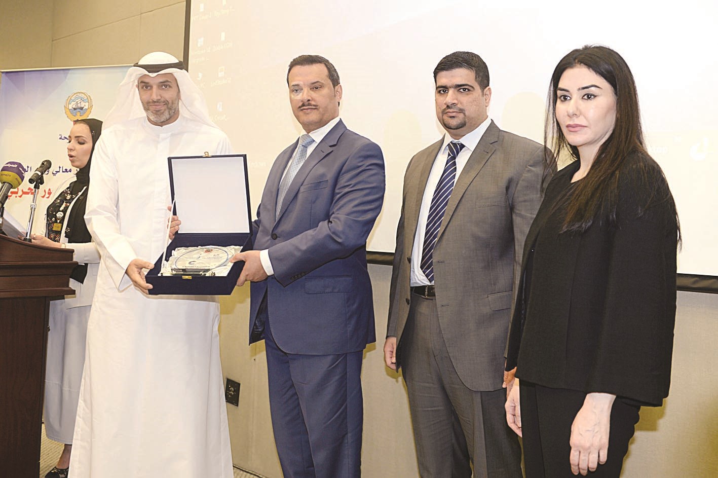 u0648u0632u064au0631 u0627u0644u0635u062du0629 u0645u0643u0631u0645u0627u064b u0632u064au0627u062f u0627u0644u0639u0644u064au0627u0646