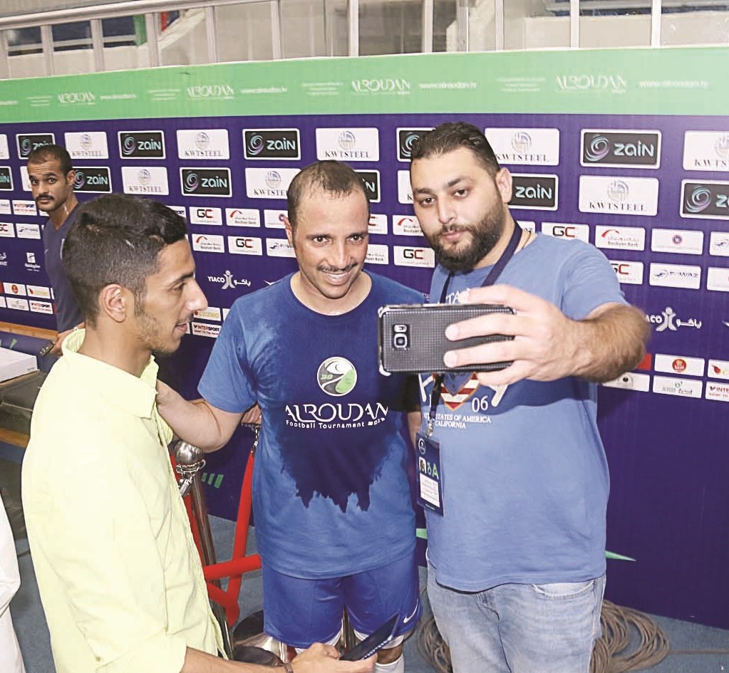 «سيلفي» الانتصار مع الغانم